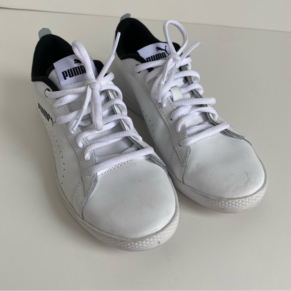 🌻Puma White Leather Sneakers Soft Foam Comfort Insert Woman's Size 6
